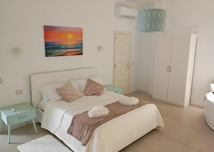 Deluxe Romantic Suite